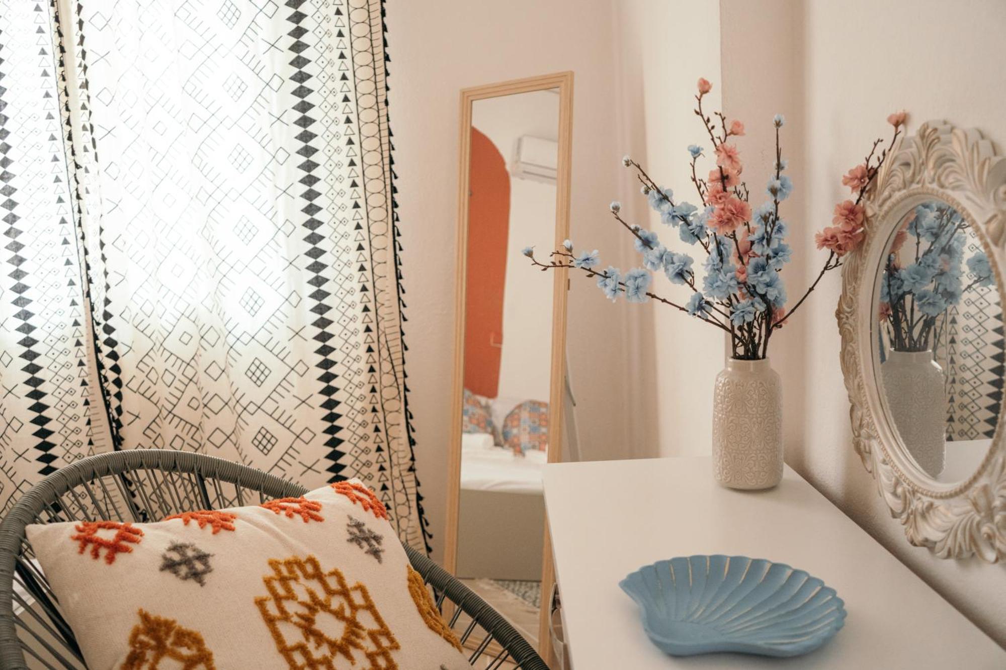 Villager'S Art Apartment Paradeísion Dış mekan fotoğraf